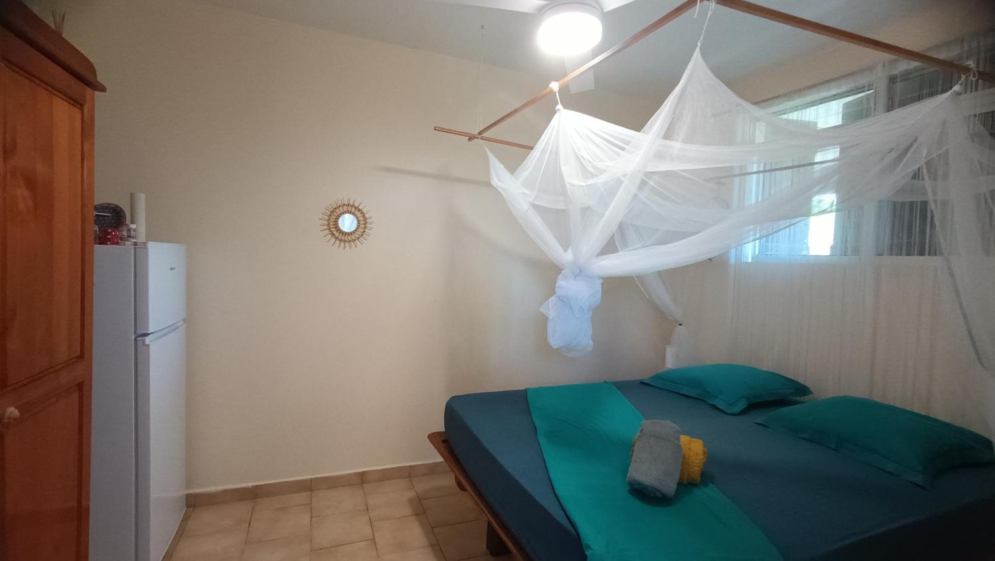 La Jemeli Hotel Grand-Bourg Kültér fotó